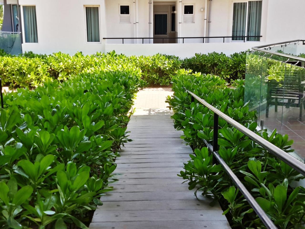 Llh 1G2 Nilaveli Ocean Front Condos מראה חיצוני תמונה